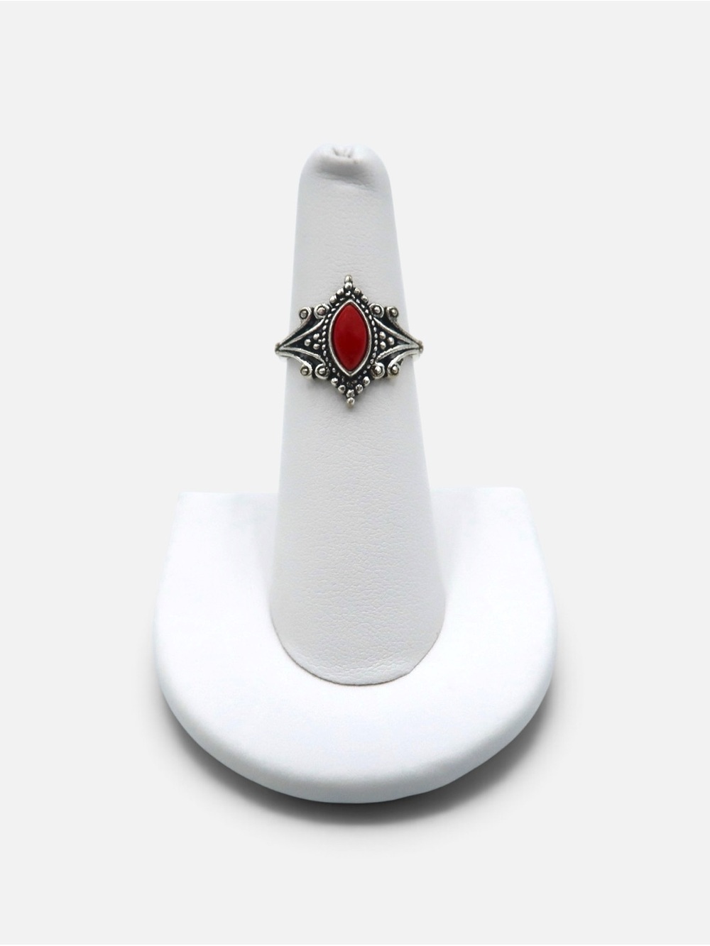 VINTAGE RED CORAL MARQUISE RING - Picture 3 of 3